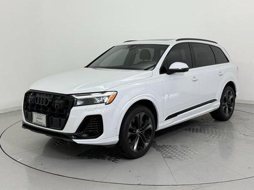 2025 Audi Q7 55 Premium Plus
