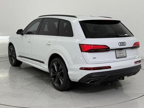 2025 Audi Q7 55 Premium Plus