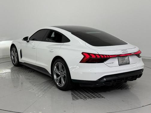 2022 Audi e-tron GT Premium Plus