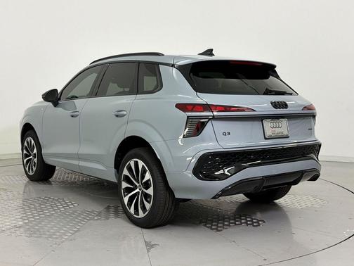 Arrow Gray Pearl Effect 2026 Audi Q3 TFSI quattro S tronic
