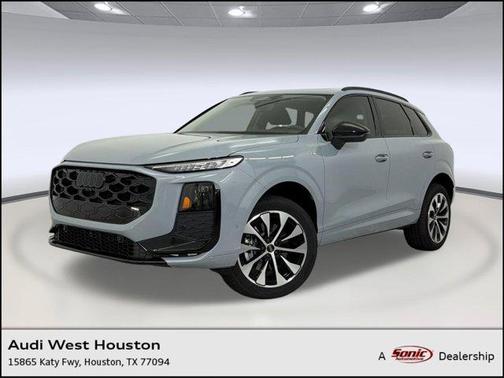 Arrow Gray Pearl Effect 2026 Audi Q3 TFSI quattro S tronic