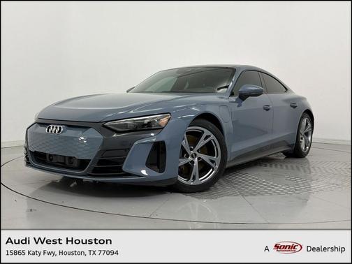 Kemora Gray Metallic 2023 Audi e-tron GT Premium Plus quattro