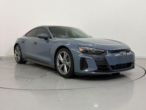 Kemora Gray Metallic 2023 Audi e-tron GT Premium Plus quattro
