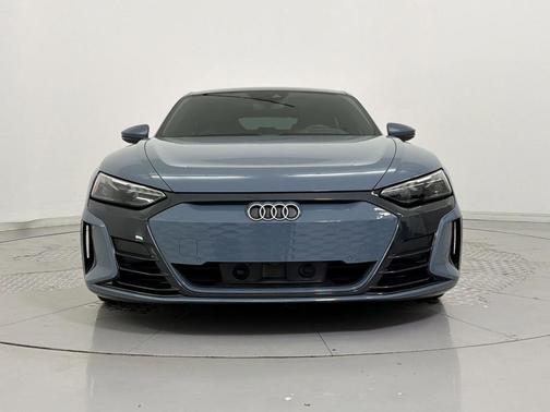 Kemora Gray Metallic 2023 Audi e-tron GT Premium Plus quattro