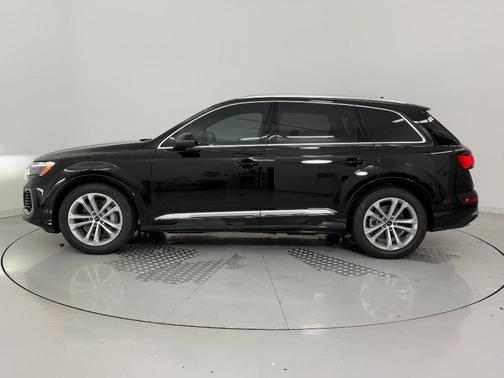2026 Audi Q7 55 Premium Plus
