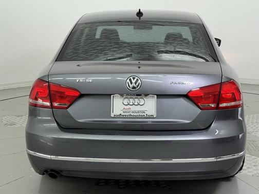 2015 Volkswagen Passat 1.8T Auto SE w/Sunroof & Nav
