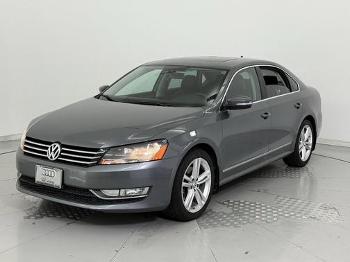 2015 Volkswagen Passat 1.8T Auto SE w/Sunroof & Nav