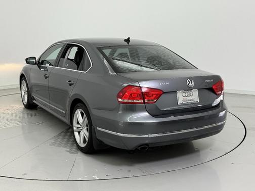 2015 Volkswagen Passat 1.8T Auto SE w/Sunroof & Nav