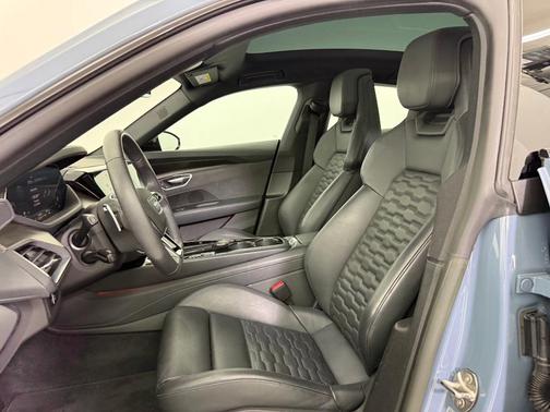 2023 Audi e-tron GT Premium Plus quattro