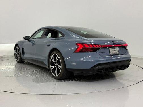 2023 Audi e-tron GT Premium Plus quattro