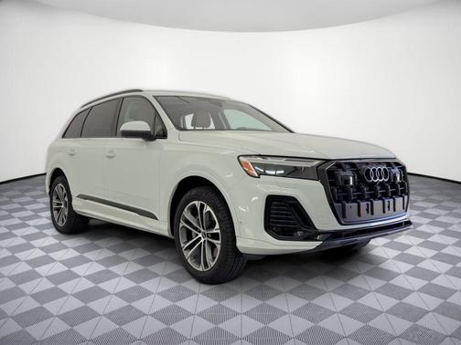 Glacier White Metallic 2026 Audi Q7 45 Premium