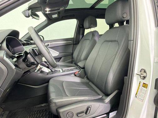 Arkona White 2025 Audi Q3 Premium 45 TFSI S line quattro Tiptronic