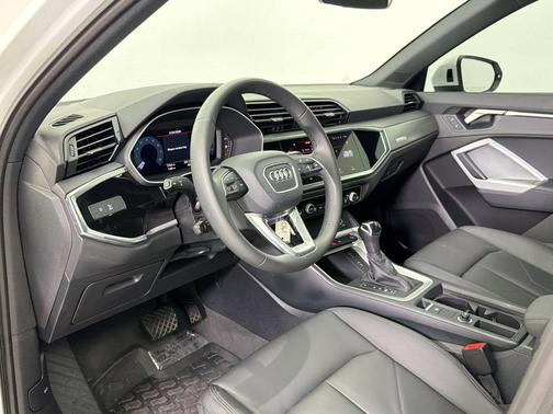 Arkona White 2025 Audi Q3 Premium 45 TFSI S line quattro Tiptronic