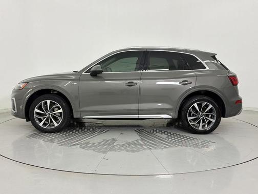 Chronos Gray Metallic 2023 Audi Q5 45 S line Premium