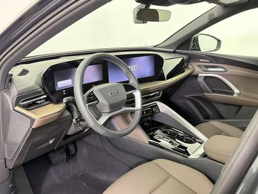 Tambora Gray Metallic 2026 Audi Q5 Premium Plus TFSI quattro S tronic