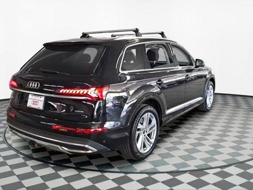 2022 Audi Q7 55 Premium Plus