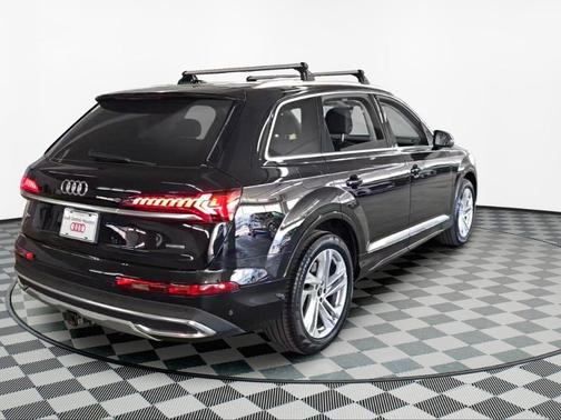 2022 Audi Q7 55 Premium Plus