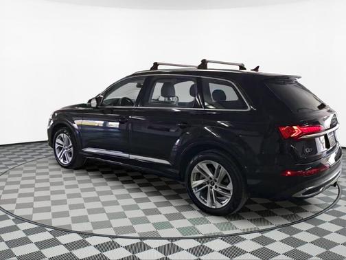 2022 Audi Q7 55 Premium Plus