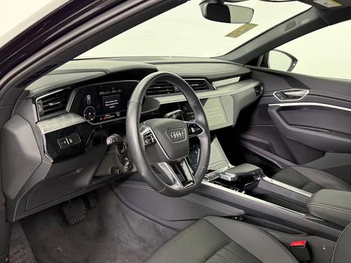 2024 Audi Q8 e-tron Premium Plus