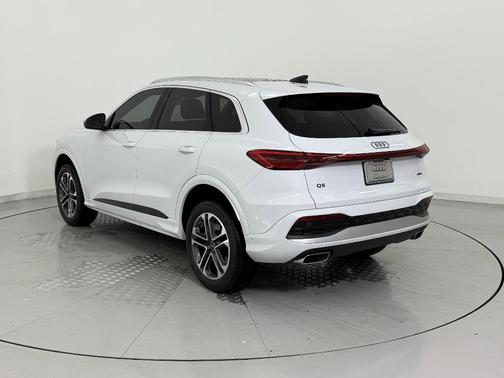 2025 Audi Q5 Premium
