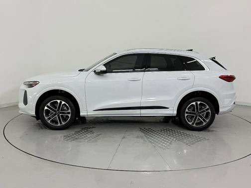 2025 Audi Q5 Premium