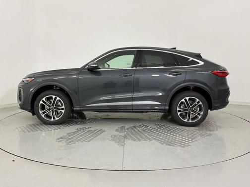 Tambora Gray Metallic 2026 Audi Q5 Sportback Premium TFSI quattro S tronic
