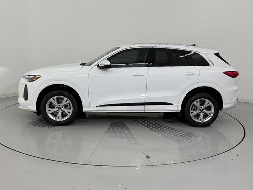 2025 Audi Q5 Premium