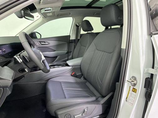 Glacier White Metallic 2026 Audi Q3 TFSI quattro S tronic