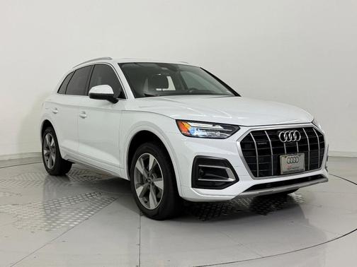 2023 Audi Q5 40 Premium Plus