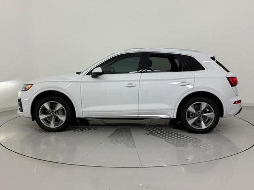 2023 Audi Q5 40 Premium Plus