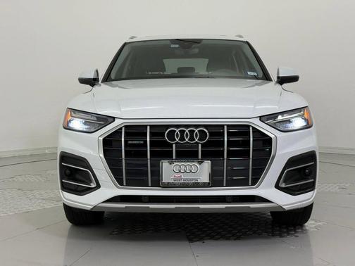 2023 Audi Q5 40 Premium Plus