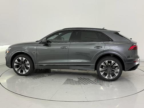 2025 Audi Q8 55 Premium Plus
