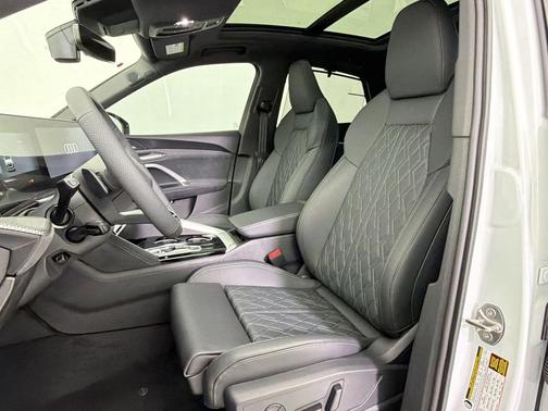 2Y2Y 2026 Audi SQ5 3.0T Premium Plus