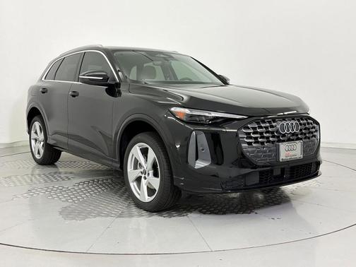 Mythos Black Metallic 2026 Audi Q5 Premium Plus TFSI quattro S tronic