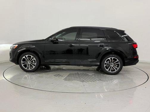 2026 Audi Q7 45 Premium Plus