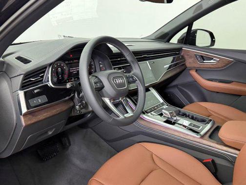 2026 Audi Q7 45 Premium Plus