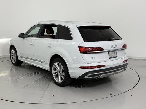 2021 Audi Q7 55 Premium Plus