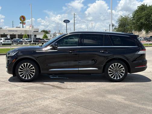 INFINITE BLACK MET CC 2022 Lincoln Aviator Reserve