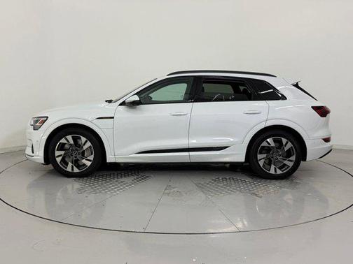 2022 Audi e-tron Premium