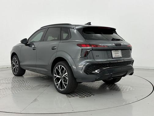 Daytona Gray Pearl Effect 2026 Audi Q3 TFSI quattro S tronic