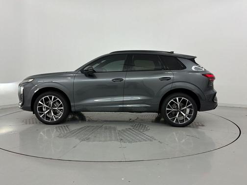 Daytona Gray Pearl Effect 2026 Audi Q3 TFSI quattro S tronic