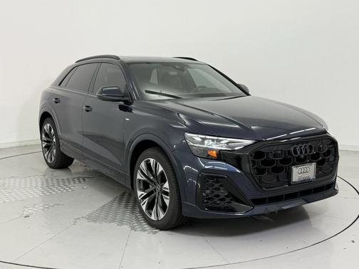 2025 Audi Q8 55 Premium Plus