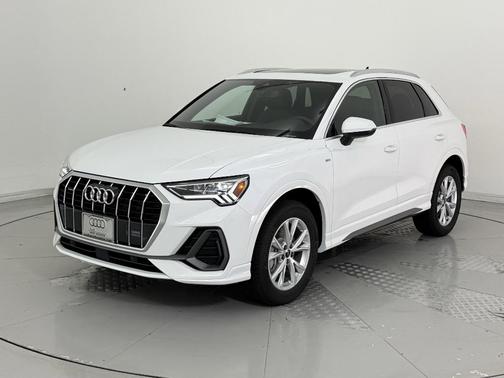 2025 Audi Q3 Premium 45 TFSI S line quattro Tiptronic
