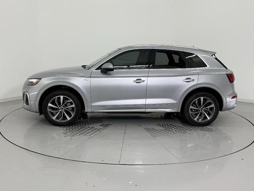 2022 Audi Q5 45 S line Premium Plus