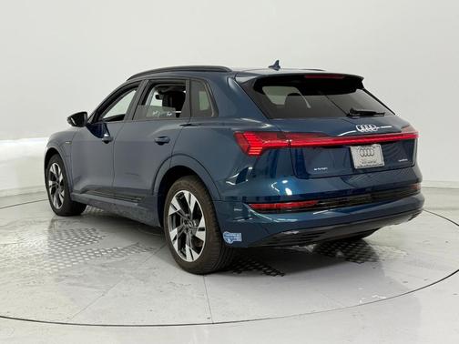 2021 Audi e-tron Premium