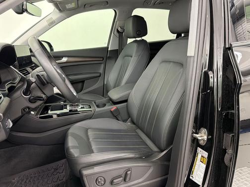 Mythos Black Metallic 2023 Audi Q5 45 S line Premium Plus