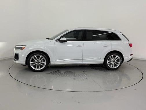 2025 Audi Q7 55 Premium Plus