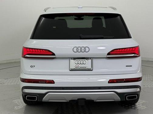 2025 Audi Q7 55 Premium Plus