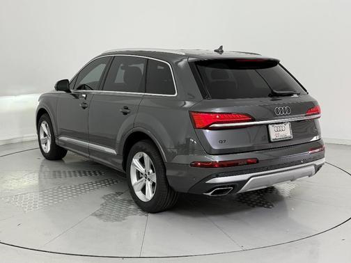 2025 Audi Q7 55 Premium