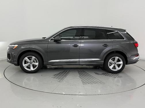 2025 Audi Q7 55 Premium